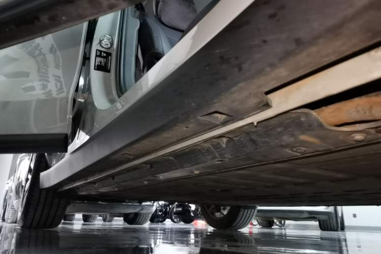 Used Leapmotor B10 2025 510 Joyful Edition Right Side Sill