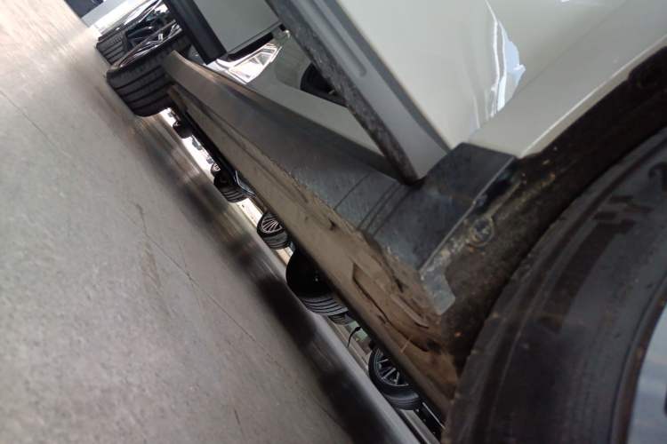 Used Leapmotor B10 2025 510 Joyful Edition Right Side Sill