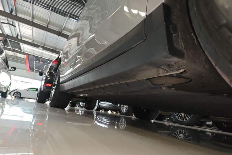 Used Leapmotor B10 2025 510 Joyful Edition Right Side Sill