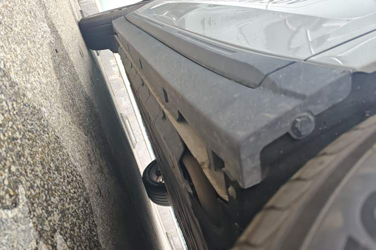 Used Leapmotor B10 2025 510 Joyful Edition Right Side Sill