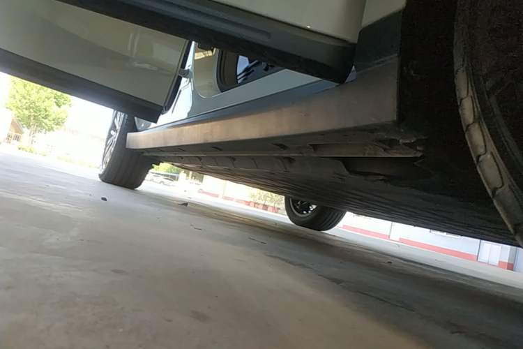 Used Leapmotor B10 2025 510 Joyful Edition Right Side Sill