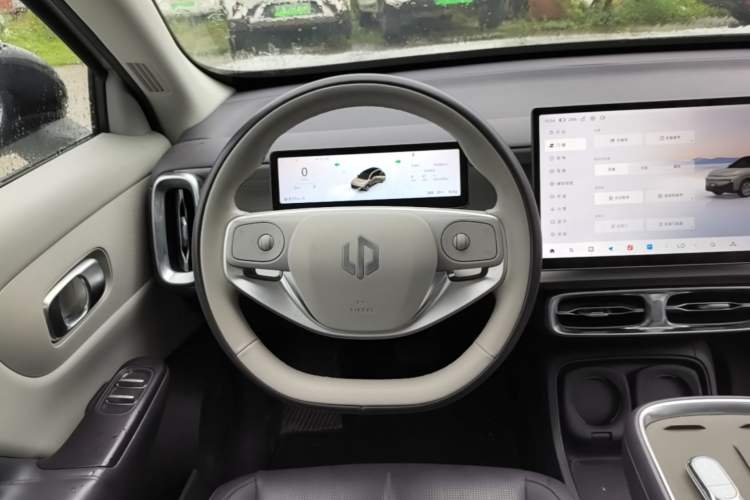 Used Leapmotor B10 2025 510 Joyful Edition Steering Wheel