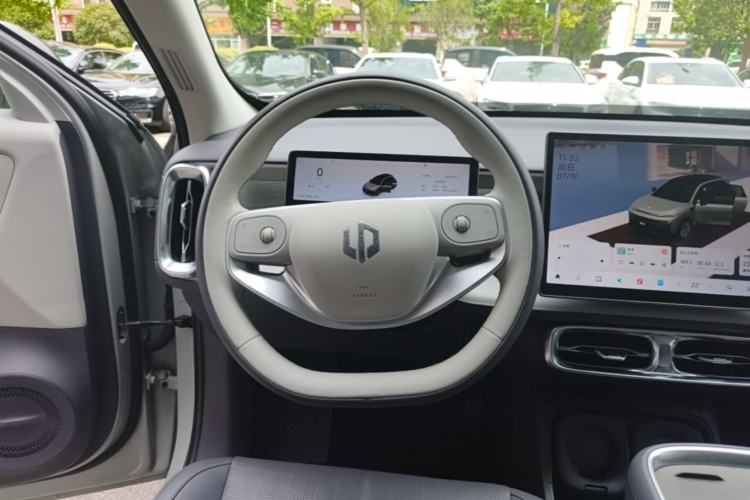 Used Leapmotor B10 2025 510 Joyful Edition Steering Wheel