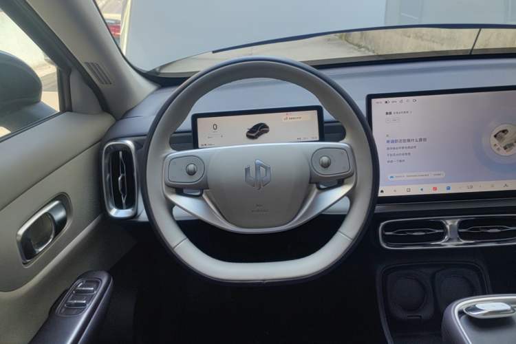 Used Leapmotor B10 2025 510 Joyful Edition Steering Wheel