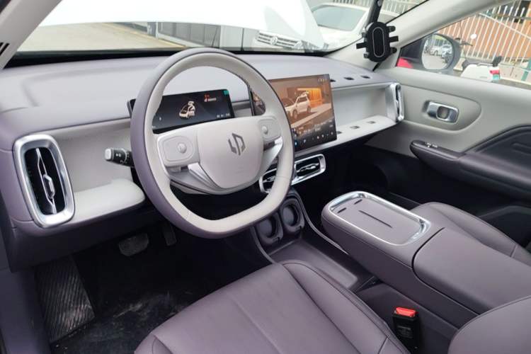 Used Leapmotor B10 2025 510 Joyful Edition Center Console