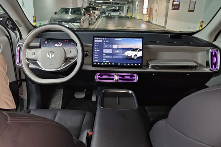 Used Leapmotor B10 2025 510 Joyful Edition Center Console