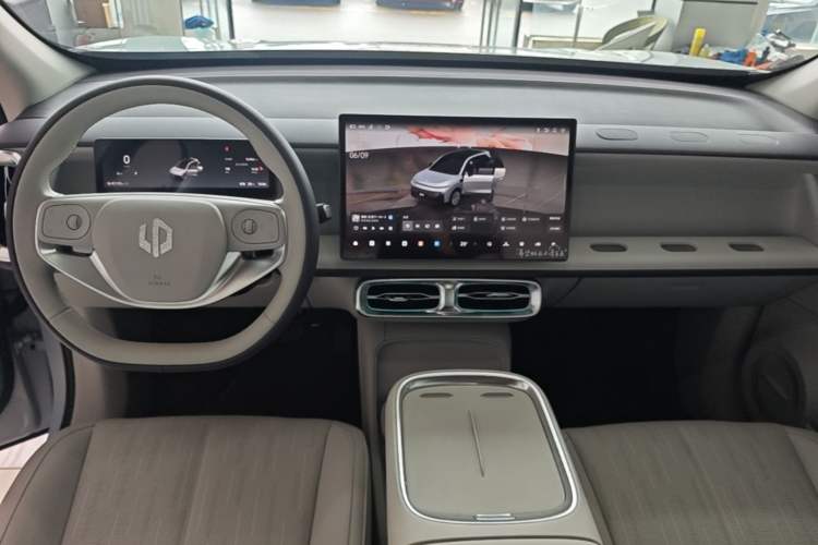 Used Leapmotor B10 2025 510 Joyful Edition Center Console