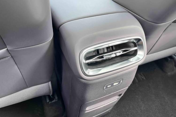 Used Leapmotor B10 2025 510 Joyful Edition Interior 5