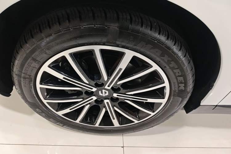 Used Leapmotor B10 2025 510 Joyful Edition Left Front Wheel Hub