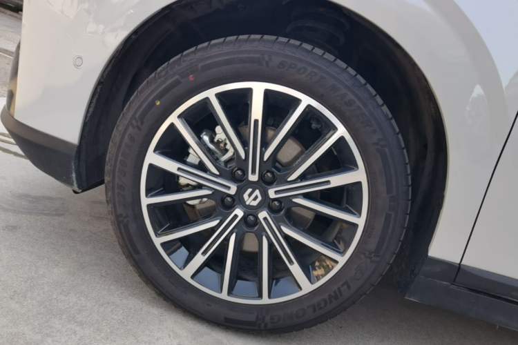 Used Leapmotor B10 2025 510 Joyful Edition Left Front Wheel Hub