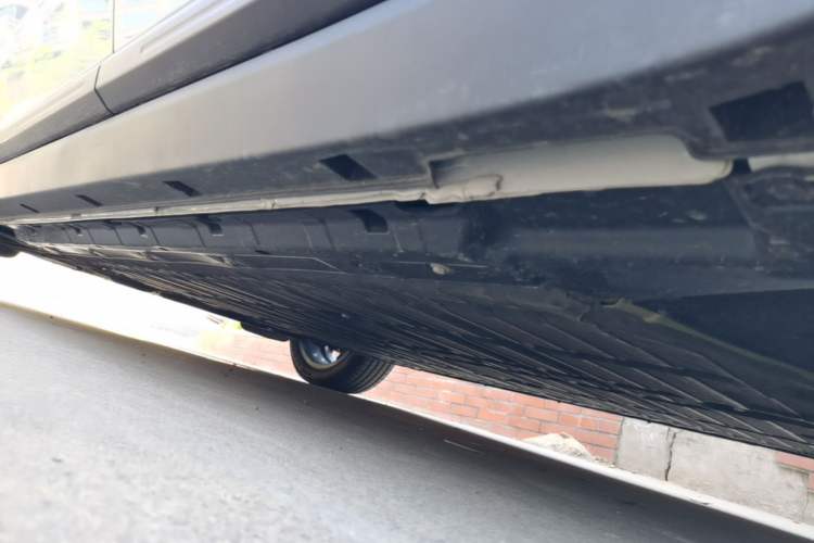 Used Leapmotor B10 2025 510 Joyful Edition Left Side Sill