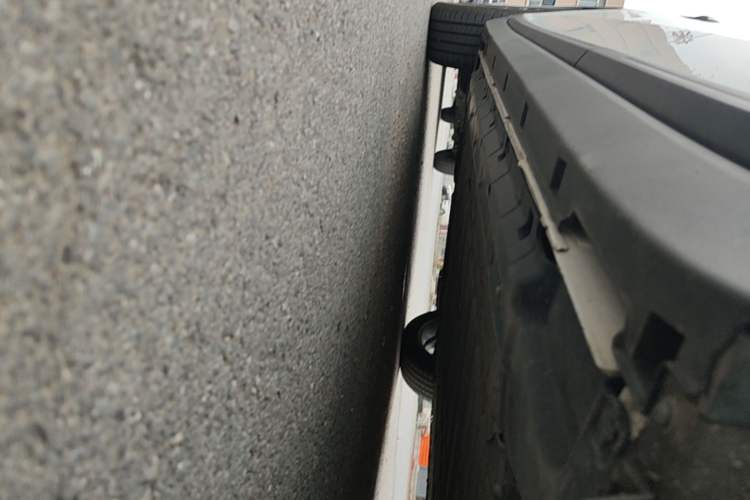 Used Leapmotor B10 2025 510 Joyful Edition Left Side Sill