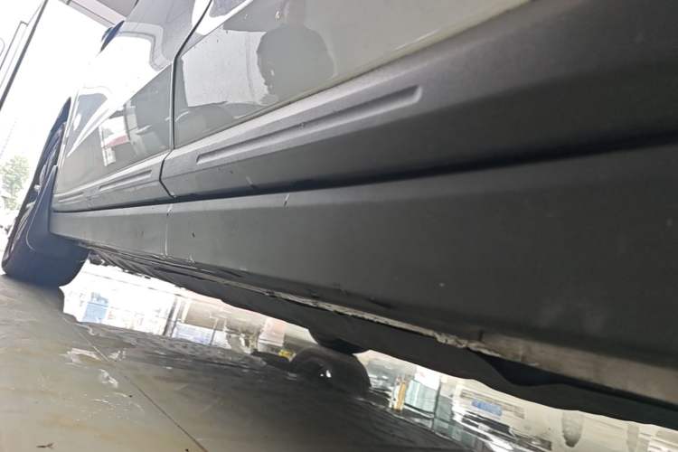 Used Leapmotor B10 2025 510 Joyful Edition Left Side Sill