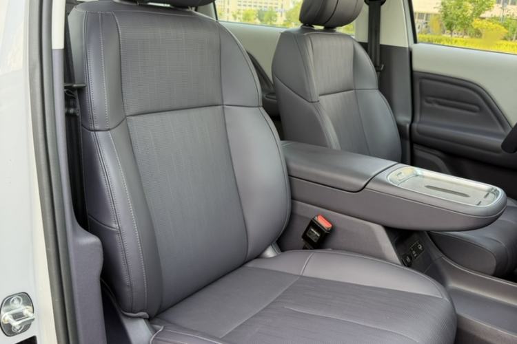 Used Leapmotor B10 2025 510 Joyful Edition Right Front Seat