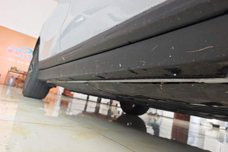 Used Leapmotor B10 2025 510 Joyful Edition Right Side Sill