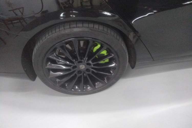Used Leapmotor C01 2023 630 All-Wheel-Drive Performance Version Right Rear Wheel Hub