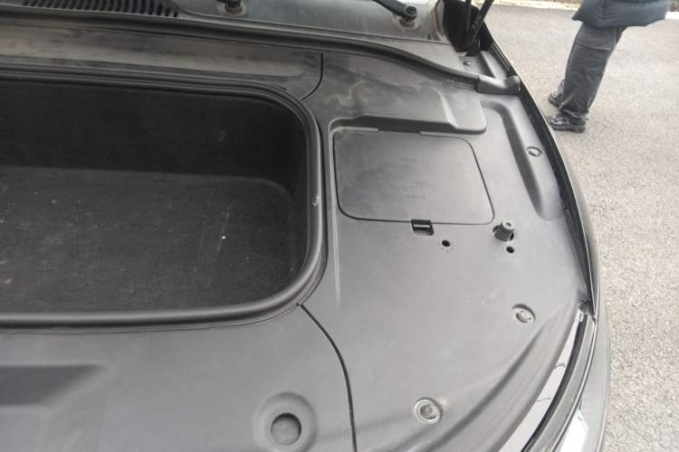 Used Leapmotor C01 2022 Four-Wheel Drive Dual-Motor Performance Version Engine Bay Left