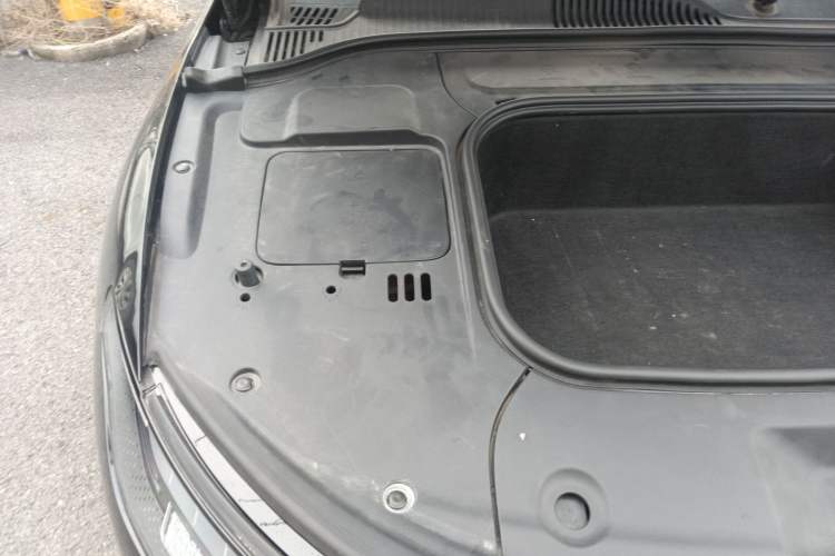 Used Leapmotor C01 2022 Four-Wheel Drive Dual-Motor Performance Version Engine Bay Right