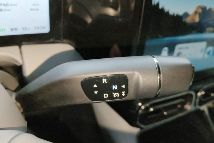 Used Leapmotor C01 2022 Four-Wheel Drive Dual-Motor Performance Version Gear Lever