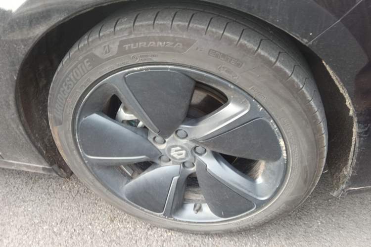 Used Leapmotor C01 2022 Four-Wheel Drive Dual-Motor Performance Version Right Front Wheel Hub