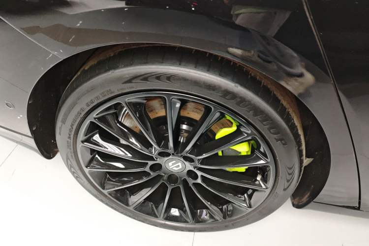 Used Leapmotor C01 2022 Four-Wheel Drive Dual-Motor High-Performance Version Right Rear Wheel Hub