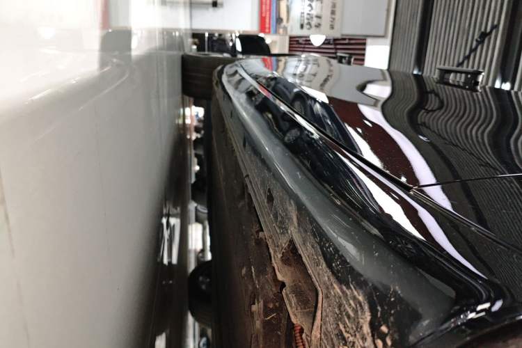 Used Leapmotor C01 2022 Four-Wheel Drive Dual-Motor High-Performance Version Right Side Sill