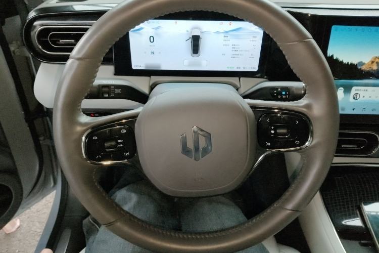 Used Leapmotor C01 2022 Four-Wheel Drive Dual-Motor Performance Version Steering Wheel