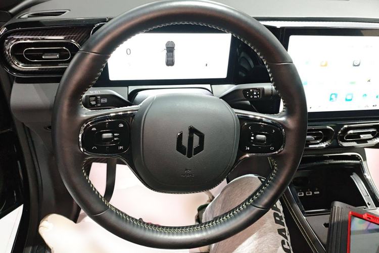 Used Leapmotor C01 2022 Four-Wheel Drive Dual-Motor High-Performance Version Steering Wheel