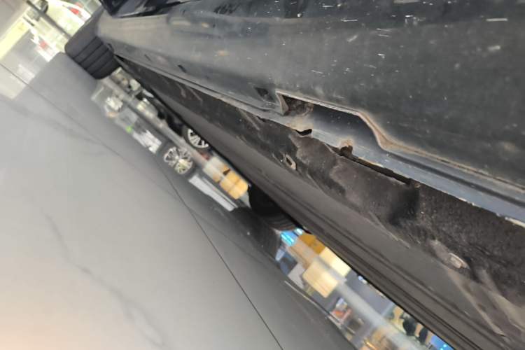Used Leapmotor C01 2022 Rear-Drive Ultra-Long Range Version Left Side Sill