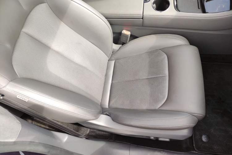 Used Leapmotor C01 2022 Rear-Drive Ultra-Long Range Version Right Front Seat