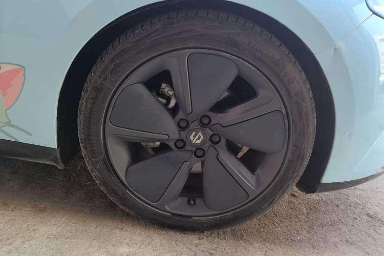 Used Leapmotor C01 2022 Rear-Drive Long-Range Version Right Front Wheel Hub