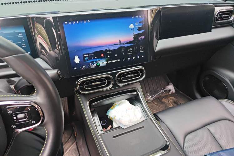 Used Leapmotor C01 2022 Four-Wheel Drive Dual-Motor High-Performance Version Audio And AC Panel
