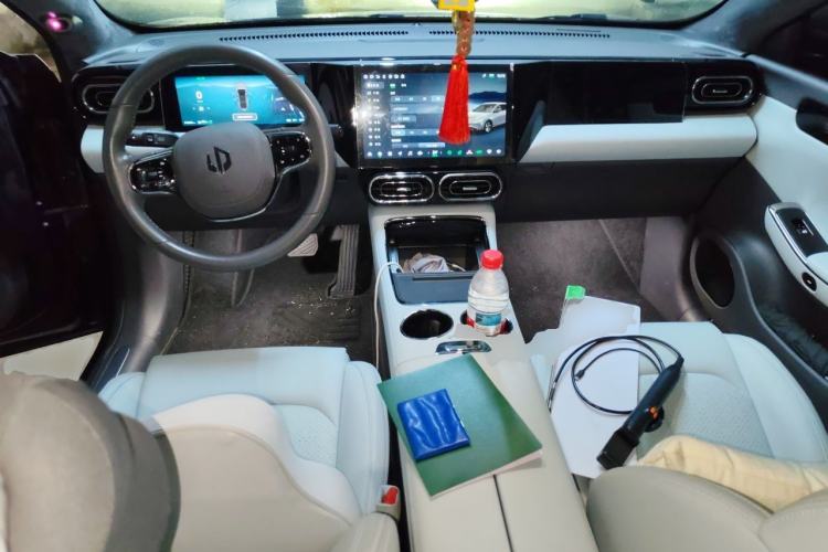 Used Leapmotor C01 2022 Rear-Drive Long-Range Version Center Console