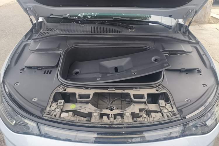 Used Leapmotor C01 2022 Four-Wheel Drive Dual-Motor Performance Version Engine Bay