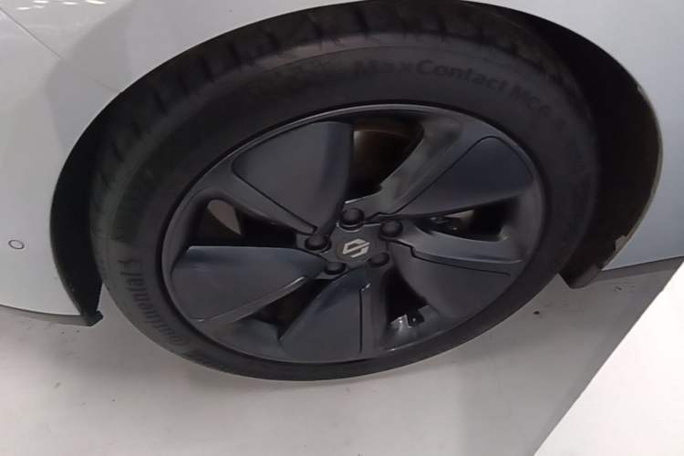 Used Leapmotor C01 2022 Rear-Drive Long-Range Version Left Front Wheel Hub