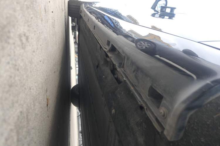 Used Leapmotor C01 2022 Rear-Drive Ultra-Long Range Version Left Side Sill