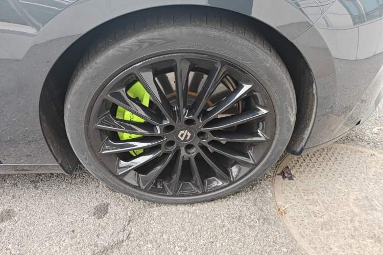 Used Leapmotor C01 2022 Four-Wheel Drive Dual-Motor High-Performance Version Right Front Wheel Hub