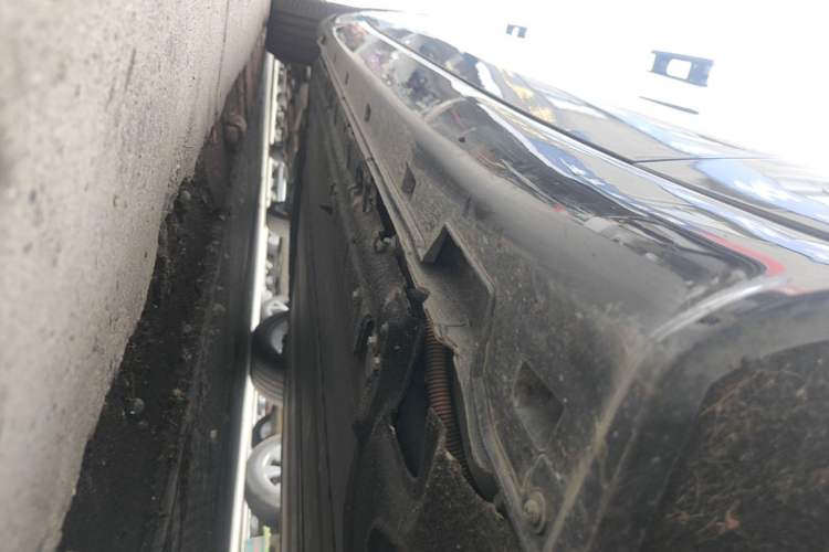 Used Leapmotor C01 2022 Rear-Drive Ultra-Long Range Version Right Side Sill