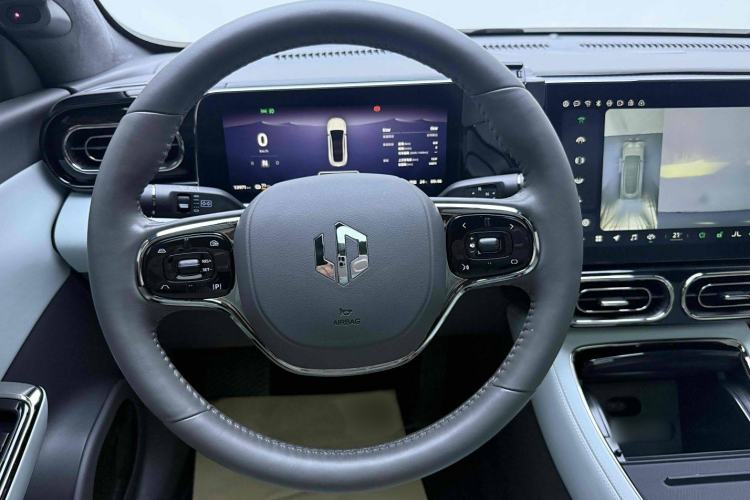 Used Leapmotor C01 2022 Four-Wheel Drive Dual-Motor High-Performance Version Steering Wheel