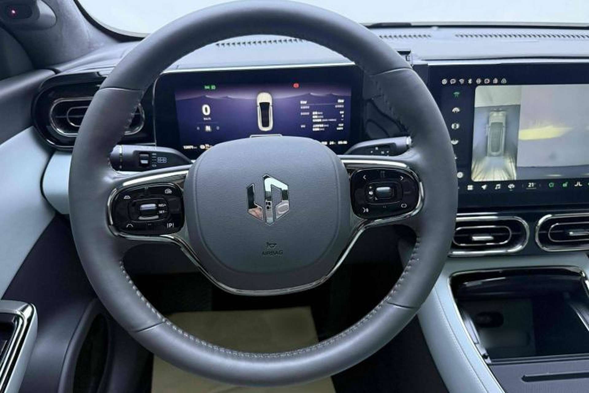 Used Leapmotor C01 2022 Four-Wheel Drive Dual-Motor High-Performance Version Steering Wheel