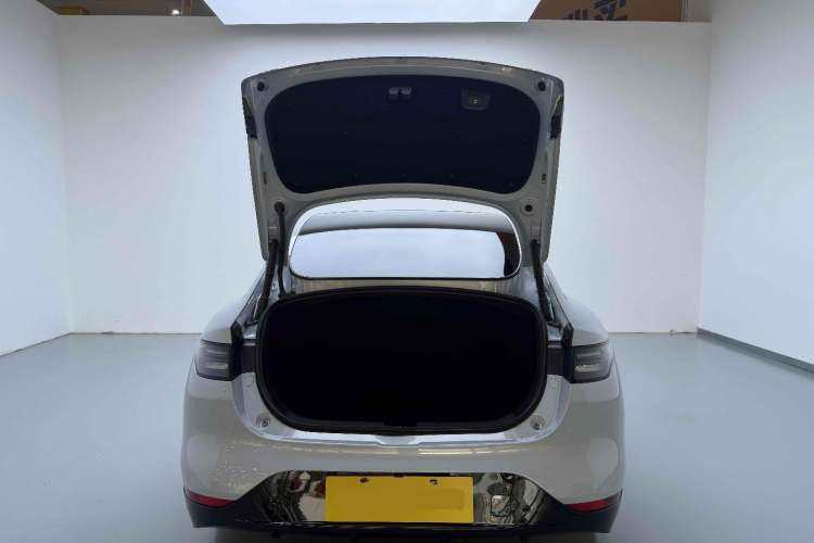 Used Leapmotor C01 2022 Four-Wheel Drive Dual-Motor High-Performance Version Trunk