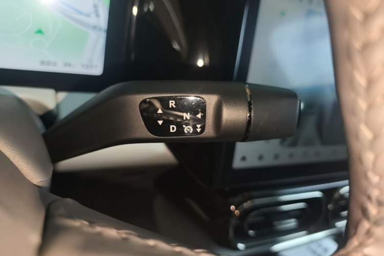 Used Leapmotor C01 2022 Rear-Drive Ultra-Long Range Version Gear Lever