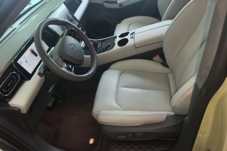 Used Leapmotor C01 2022 Rear-Drive Ultra-Long Range Version Left Front Seat