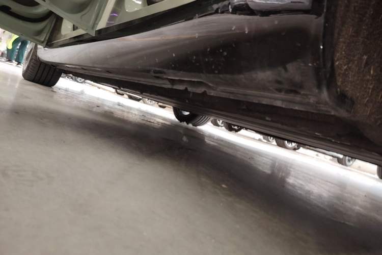 Used Leapmotor C01 2022 Rear-Drive Ultra-Long Range Version Left Side Sill