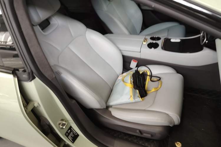 Used Leapmotor C01 2022 Rear-Drive Ultra-Long Range Version Right Front Seat