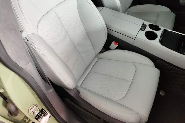 Used Leapmotor C01 2022 Rear-Drive Ultra-Long Range Version Right Front Seat