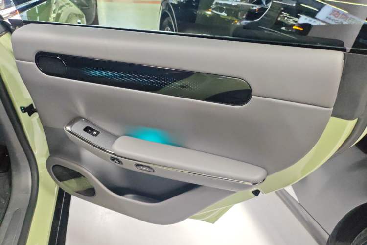 Used Leapmotor C01 2022 Four-Wheel Drive Dual-Motor Performance Version Right Rear Door Interior