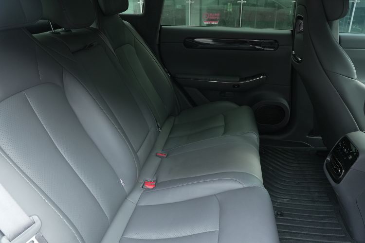 Used Leapmotor C01 2022 Four-Wheel Drive Dual-Motor Performance Version Right Rear Seat
