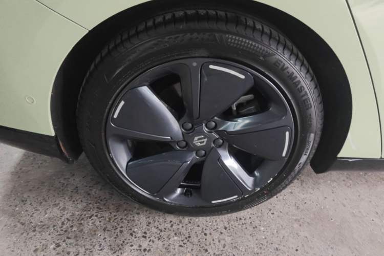 Used Leapmotor C01 2022 Rear-Drive Long-Range Version Right Rear Wheel Hub