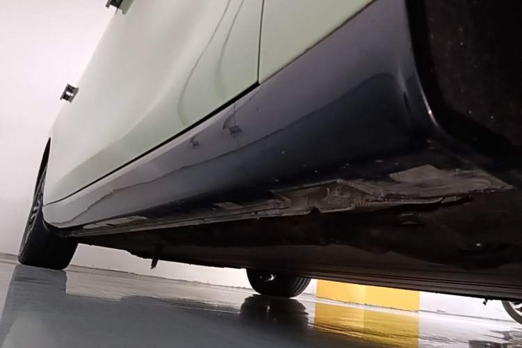 Used Leapmotor C01 2022 Rear-Drive Long-Range Version Right Side Sill